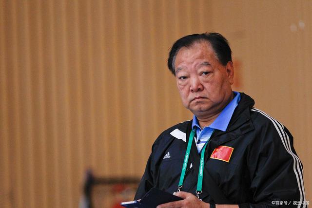 阿联酋射击名将夺得铜牌，喜笑颜开