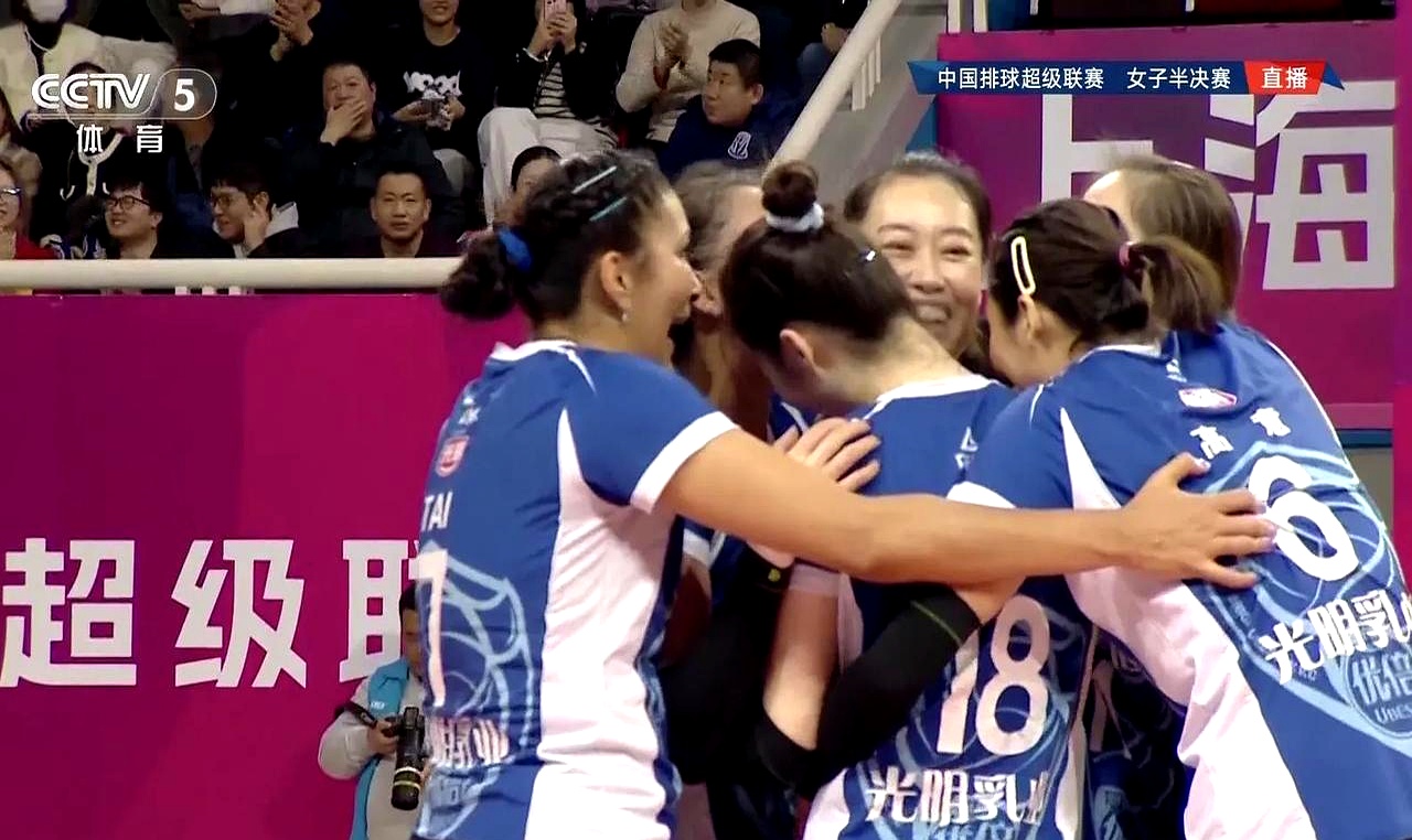 新西兰女子排球队勇拼半场，晋级决赛